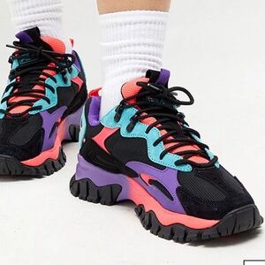 In Search Of : Fila Women's Black & Pink Ray Tracer TR 2 Sneakers